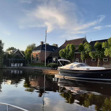 Puur Eastermar - Monumentaal, Authentiek En Luxe Koetshuis Aan Open Vaarwater Met Jacuzzi En Sauna Oostermeer Bagian luar foto