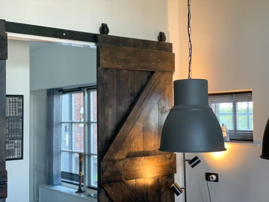 Puur Eastermar - Monumentaal, Authentiek En Luxe Koetshuis Aan Open Vaarwater Met Jacuzzi En Sauna Oostermeer Bagian luar foto