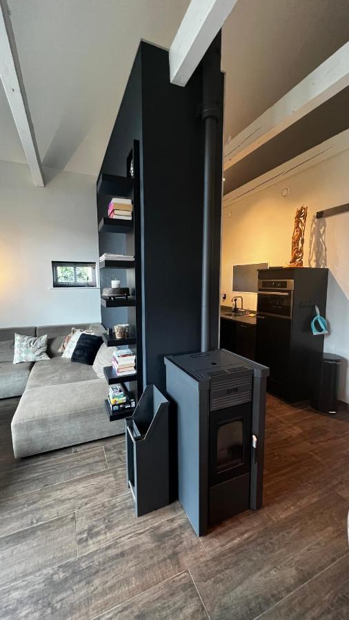Puur Eastermar - Monumentaal, Authentiek En Luxe Koetshuis Aan Open Vaarwater Met Jacuzzi En Sauna Oostermeer Bagian luar foto