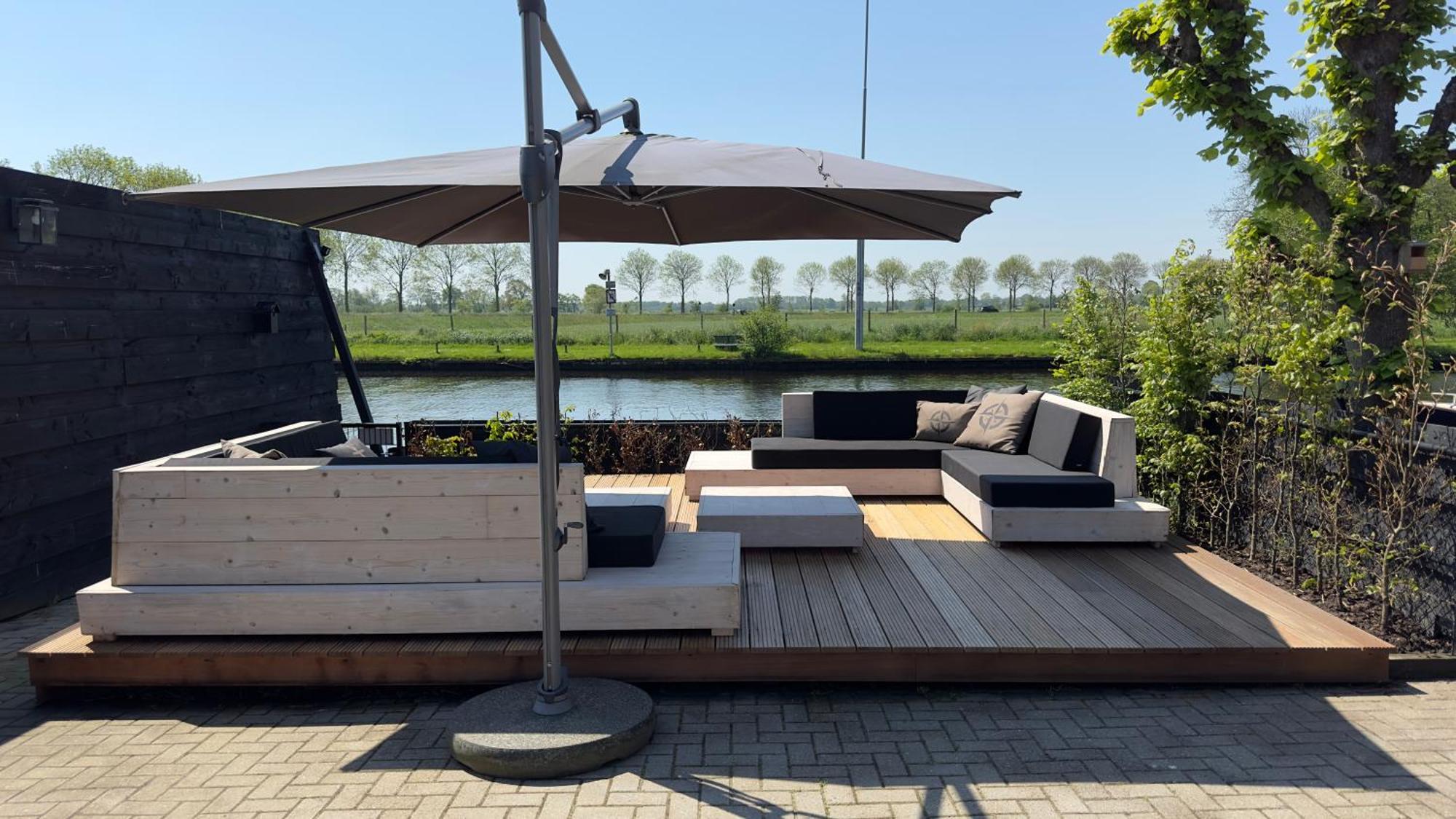 Puur Eastermar - Monumentaal, Authentiek En Luxe Koetshuis Aan Open Vaarwater Met Jacuzzi En Sauna Oostermeer Bagian luar foto